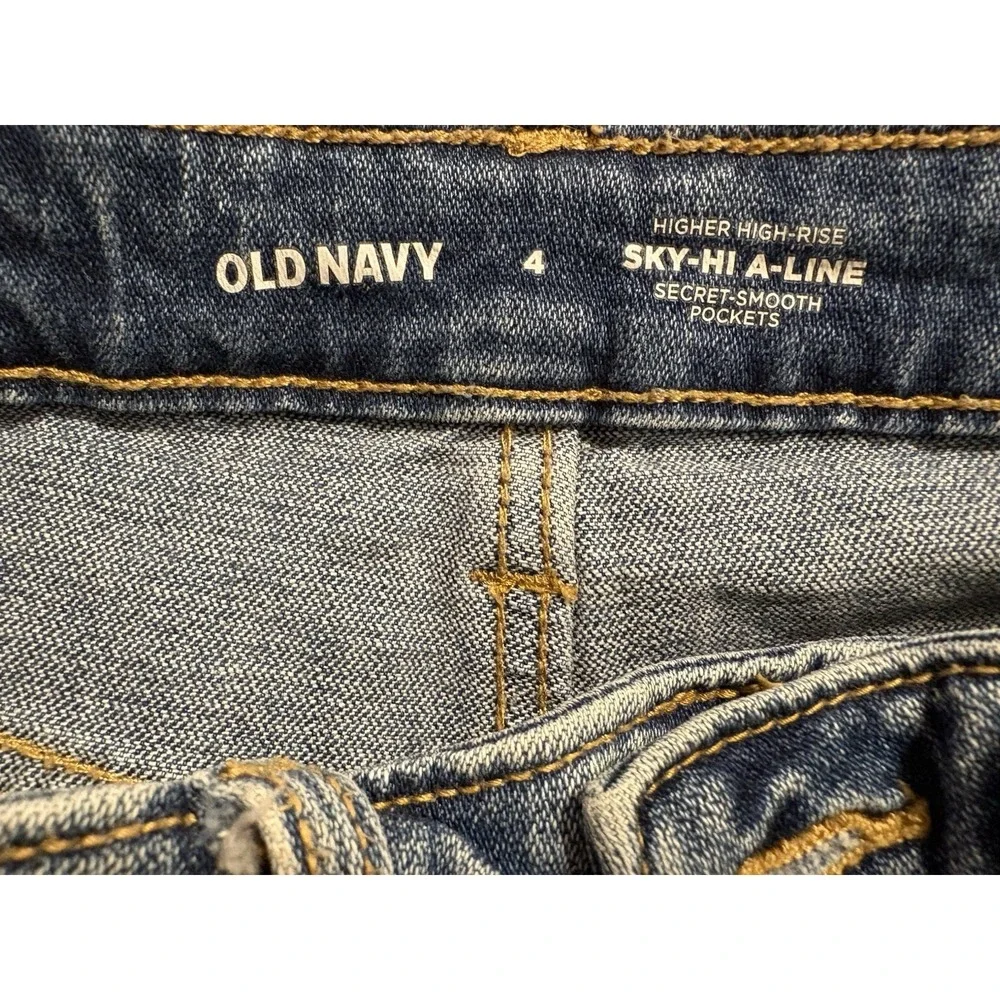 Old Navy High-Rise‎ A-Line Cut Off Denim Shorts Blue Frayed Hem Size 4